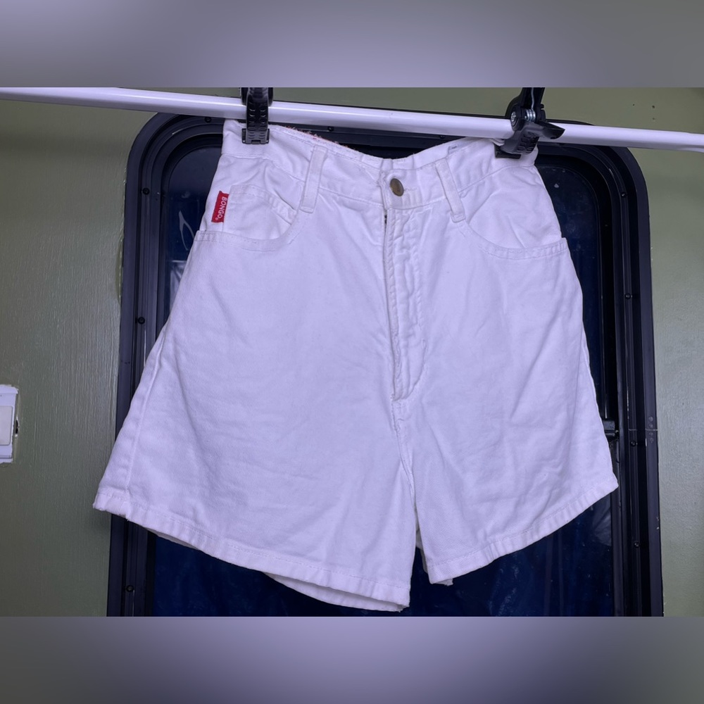 Vintage white BONGO shorts. (Damage)